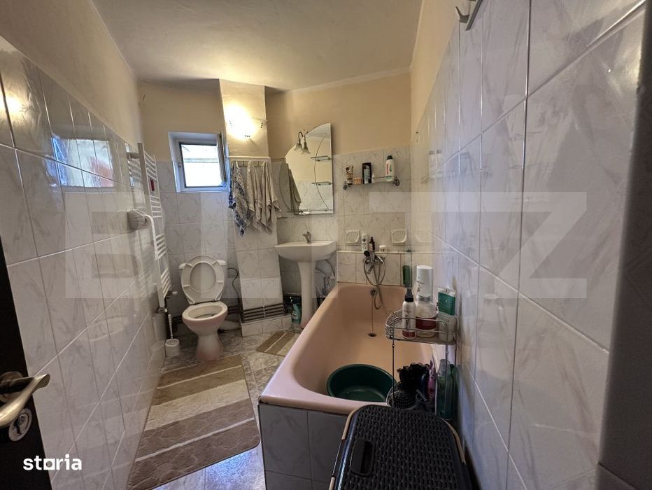 Apartament 3 camere decomandat, cartierul 9 Mai