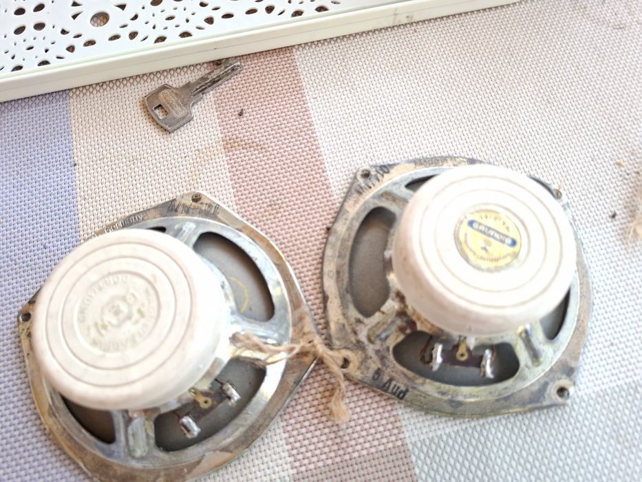 Difuzoare de msi multr marimi, isofon, tesla,etc.