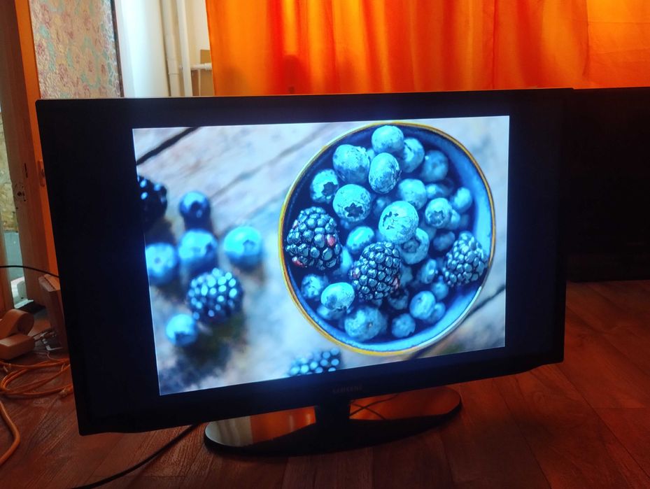 Televizor LCD Samsung 81 cm diagonala