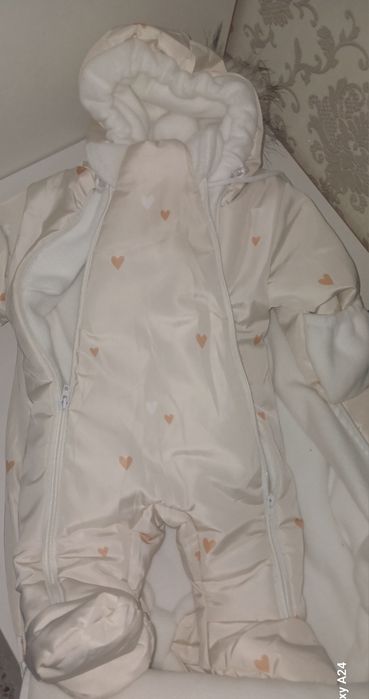 Продам комбинезон для новорождённого
