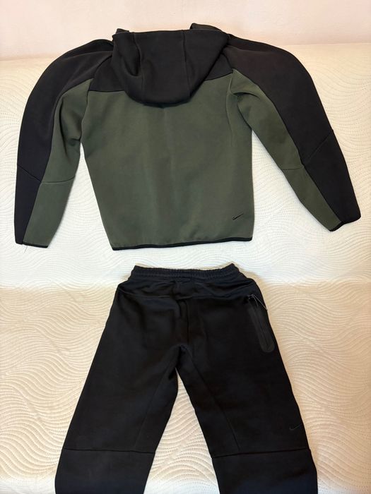 Екип Nike Tech 14-15 години
