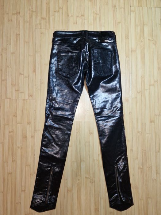 Pantaloni piele lăcuită Pinko
