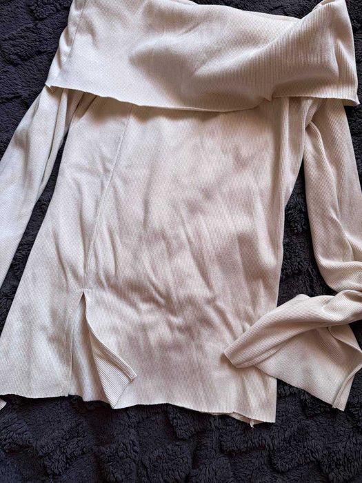 женская одежда (костюмы, платья. кофты)