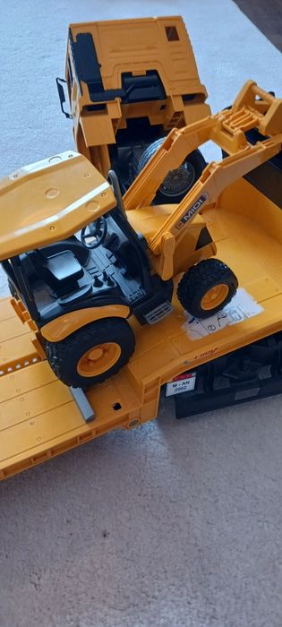 Камион, ремарке, валяк и багер Брудер Bruder