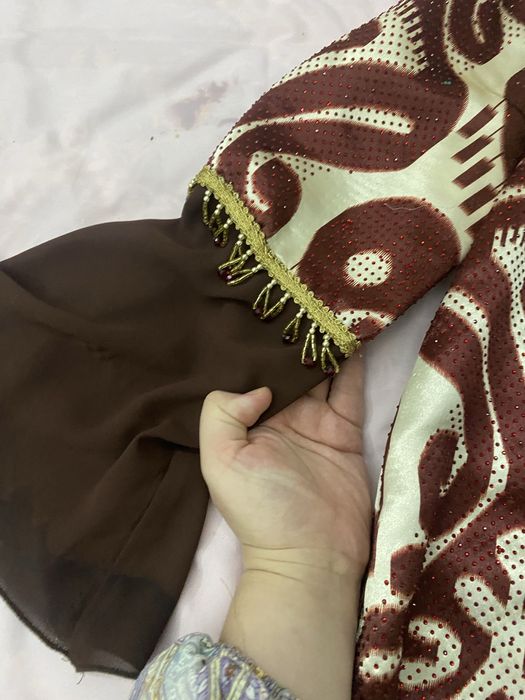 Milliy atlas ko‘ylak — nafis, oz kiyilgan