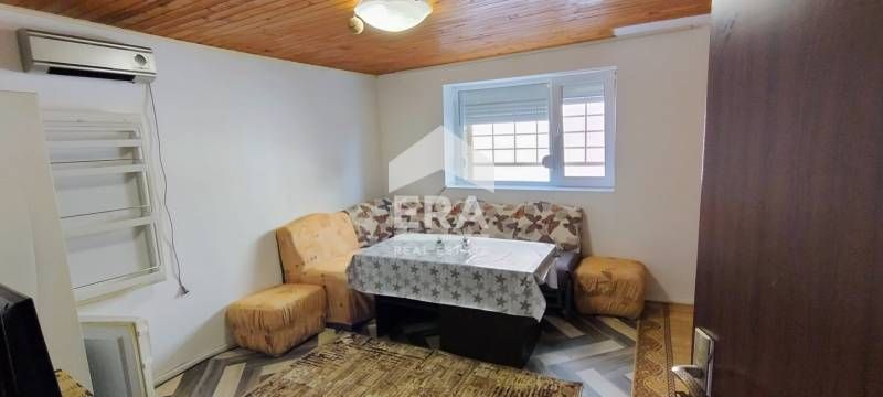 Дава се под наем Етаж от къща в Кърджали, Център - 77 кв.м за 205 € - Снимка #1