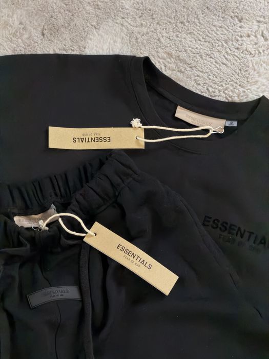 Compleu Essentials negru