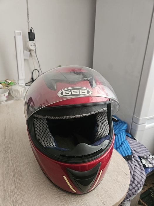 Продам мотошлем в хорошем состоянии..