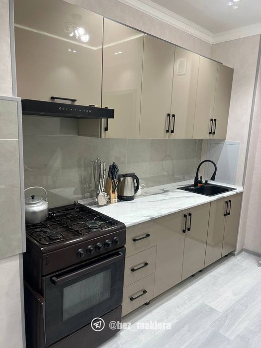 Chilonzor Gulbozori oldida