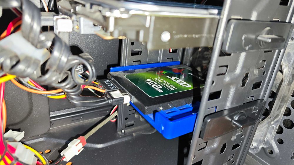 Десктоп компютър i3, 16gb ram, 120gb+1000gb, 500w