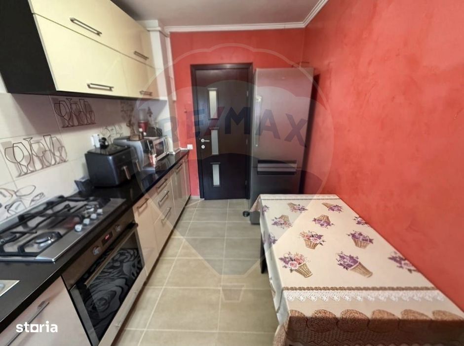 Apartament 3 camere de vânzare la preț de doua camere. Oferta ideală !