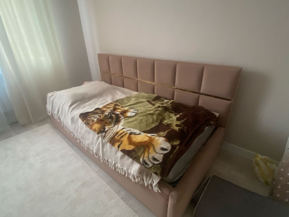 Продам кровать с матрасом