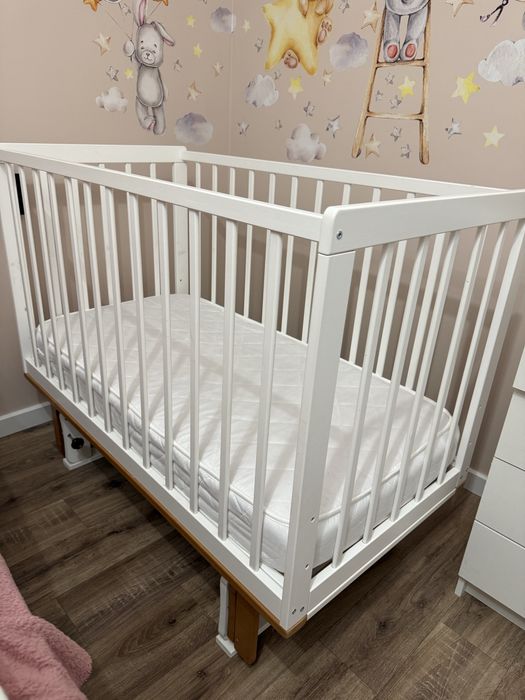 Детская кроватка с матрасом