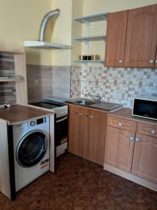 Дава се под наем Двустаен апартамент в Бургас, Славейков - 55 кв.м за 331.5 € - Снимка #1