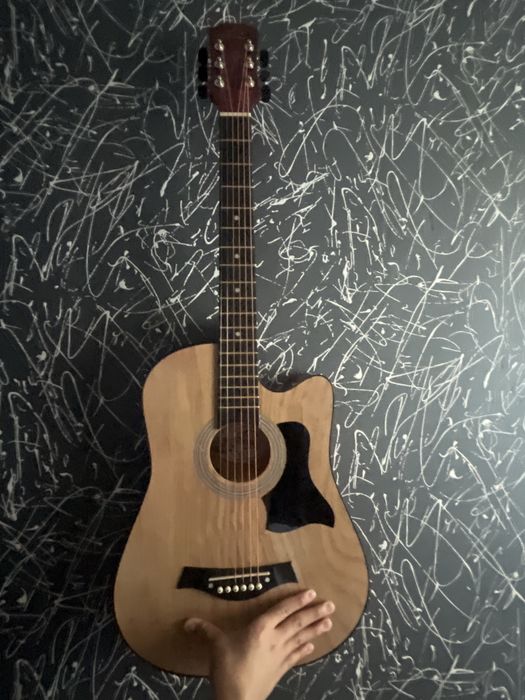 продам гитару, размер 38