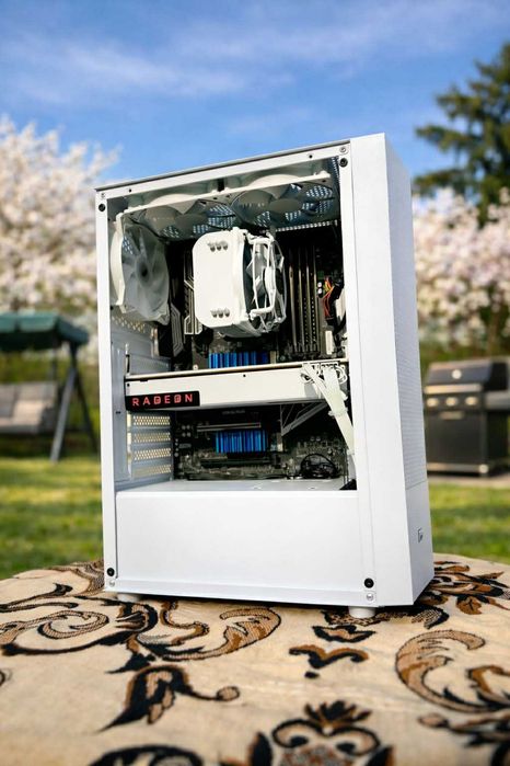 Геймърски компютър / i7 7700 / 32GB DDR4 / NVMe 1TB / Vega 64