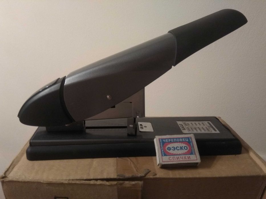 Продам степлеры на 50 и 100 листов