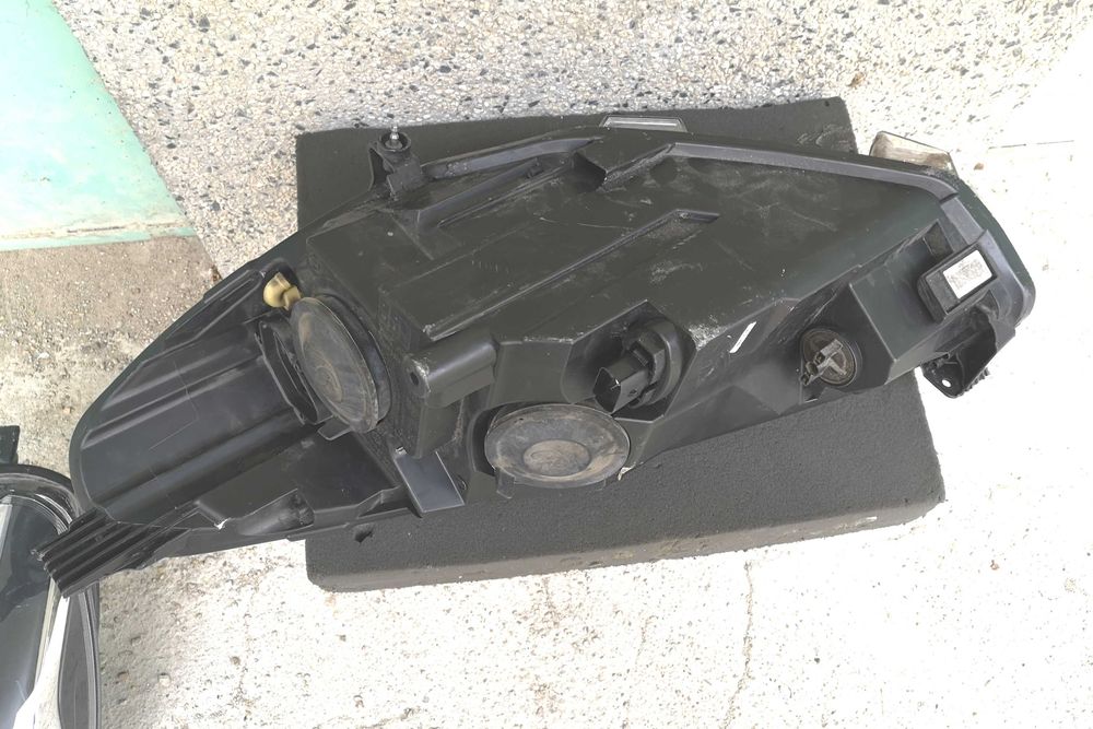 Оригинален фар Ляв Десен  Форд Фиеста  Ford Fiesta