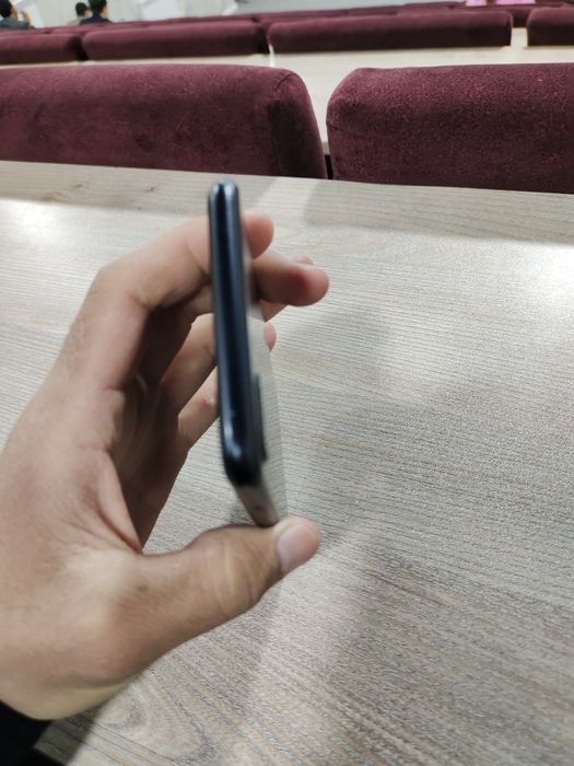 iPhone 7 plus juda tiniq holatda