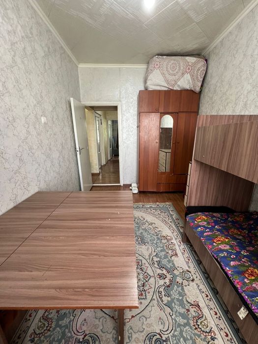 3 бөлмелі пәтер сатылады тез арада, саудасы бар
