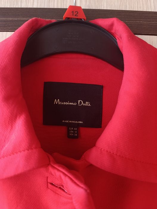 Женская одежда в идеальном состоянии.