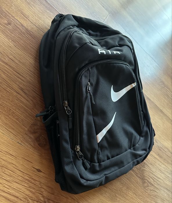 Черна раница Nike Air
