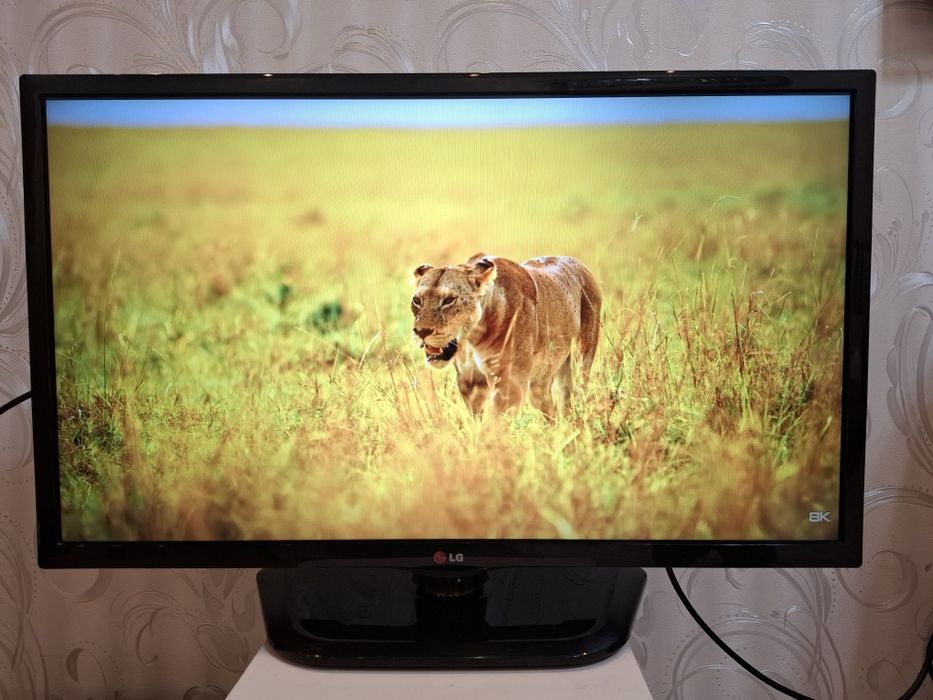 Два ЖК телевизора 32 дюйма
