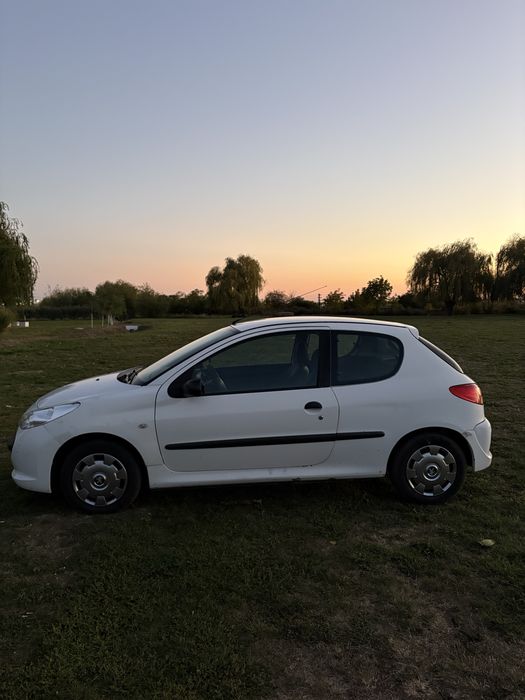 PEUGEOT  2010 — imagine 3
