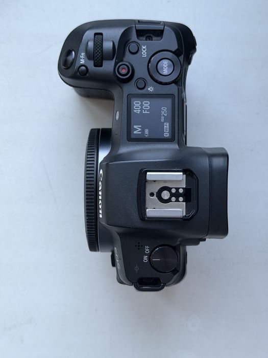 Canon eos R фотокамера