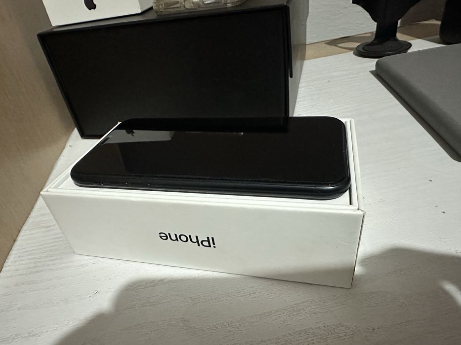 Iphoen XR 64 GB black