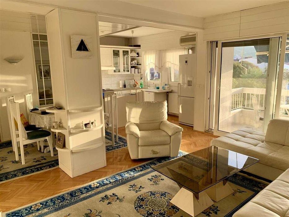 Продава се Тристаен апартамент в Бургас, Братя Миладинови - 104 кв.м за 1312 €/кв.м - Снимка #7