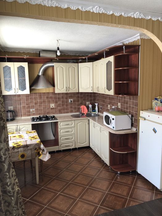 1-комнатная. Студия.Республики 19