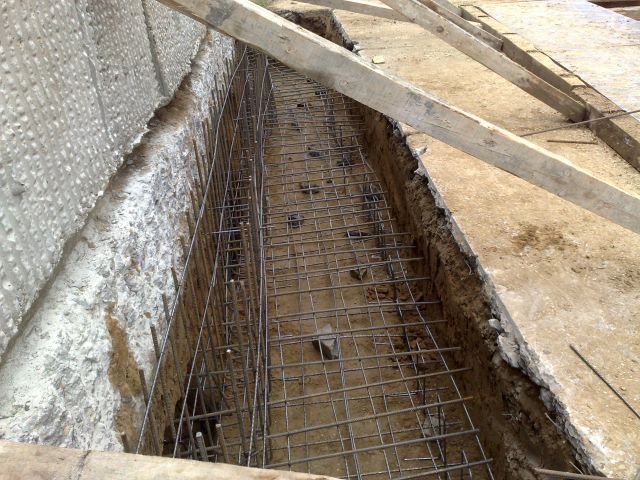 Подпорни стени площадки от бетон дренаж Груб строеж фундамент зидария