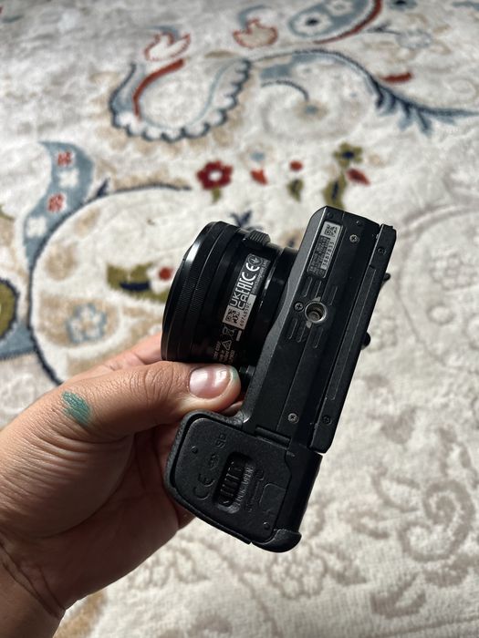Продается Sony 6400