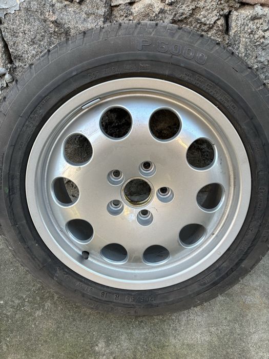 Джанта със чисто нова гума