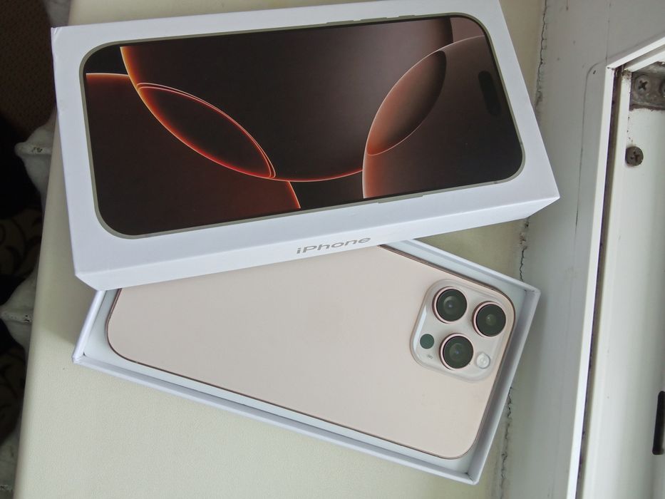 Продаю айфон 16 про