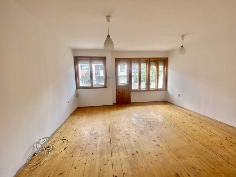 Продава се Двустаен апартамент в Пловдив, Център - 58 кв.м за 1466 €/кв.м - Снимка #4