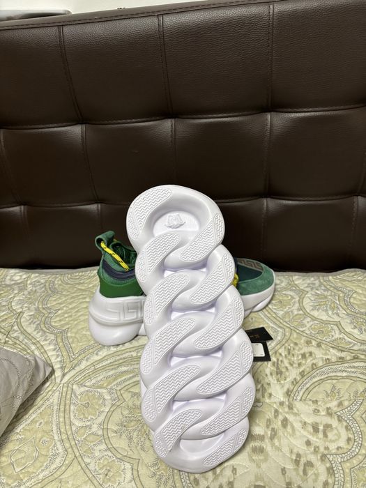 Versace chain rection