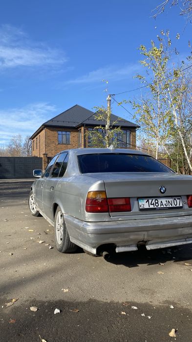 продам BMW 520I