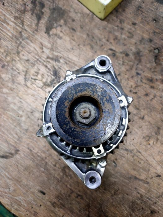 Генератор тайота Ленд Крузер