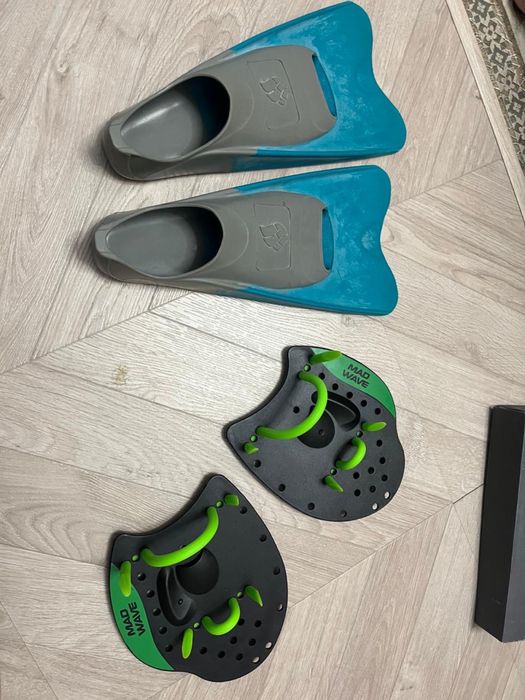 Продам ласты и лопатки