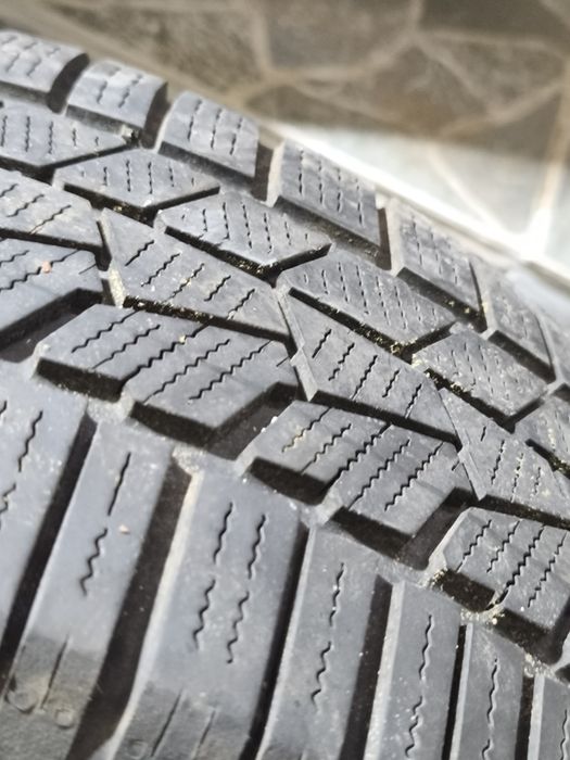2 anvelope iarnă Continental 205/60/R16 Dot 2023