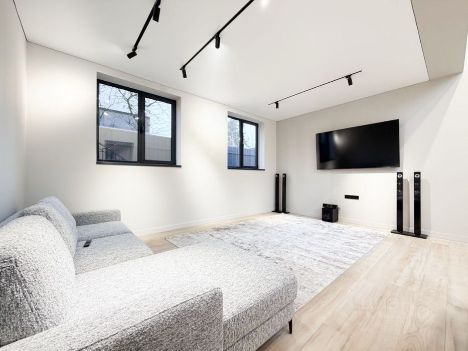 Новая постройка 2026 года! Сдается в самом центре столицы новый участо