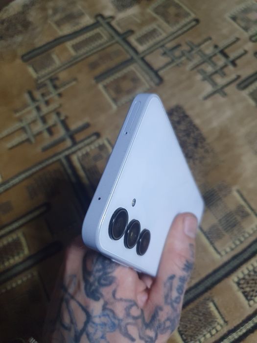 Самсунг А35  в отличном состоянии