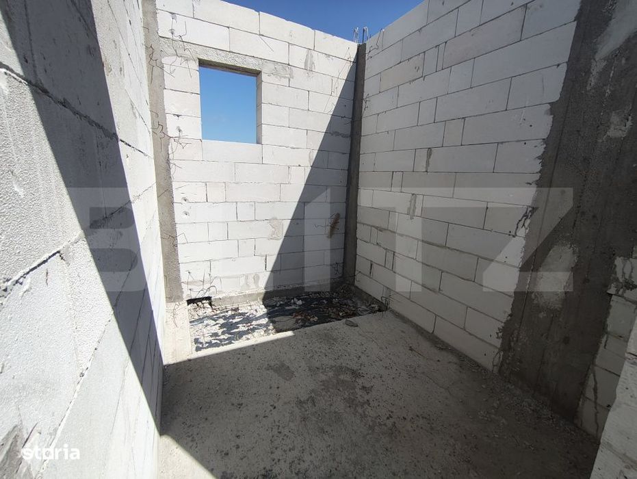 Casa de vanzare, la rosu, 3 camere, 90 mp, in Les