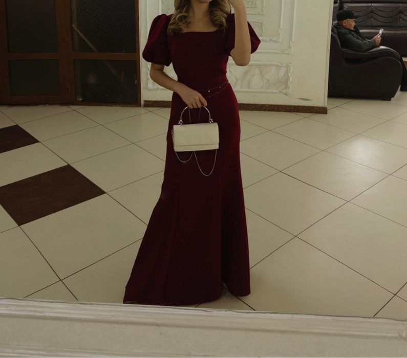 Элегантное вечернее платье