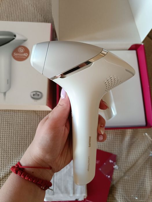 Philips Lumea IPL Hair Removal 8000