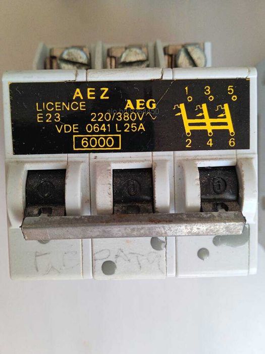 Автоматичен прекъсвач предпазител