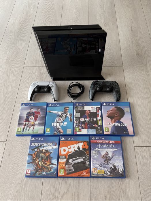 Consola Ps4 1tb SSHD + 7jocuri + 2 controllere