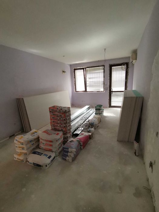 Качване на строителни материали.Извозване на строителен отпадък.